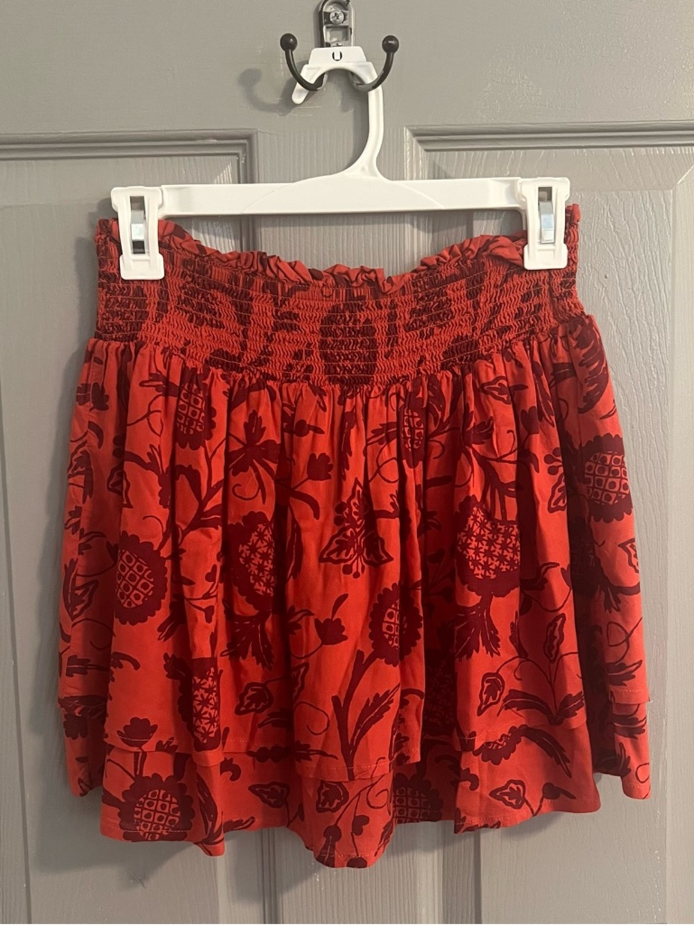 by Anthropologie Red Orange Motif Floral Smocked Mini Skirt Vacation Travel Airy - Picture 3 of 6